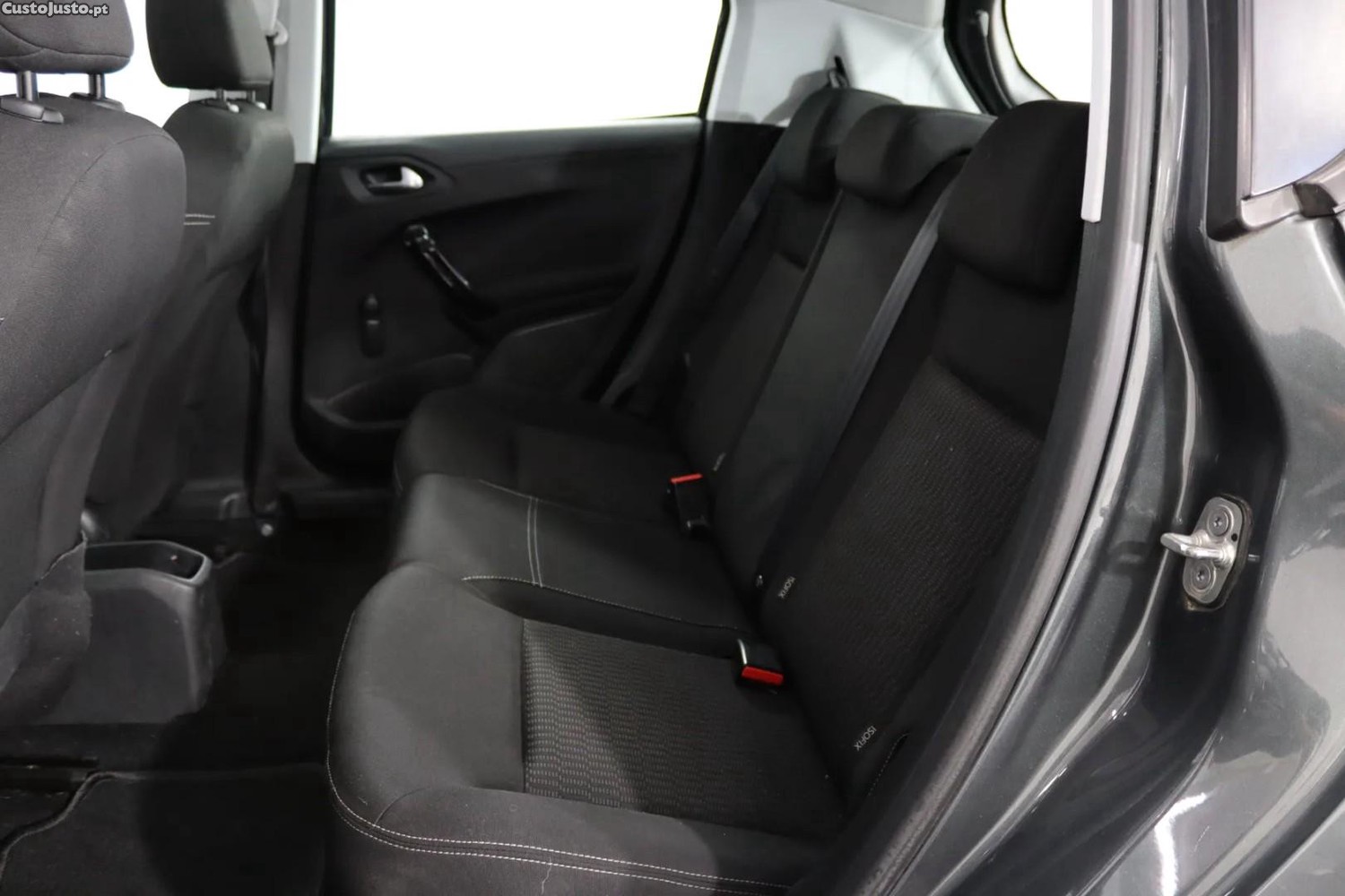Peugeot 208 PureTech 82 Active — fotografia 5
