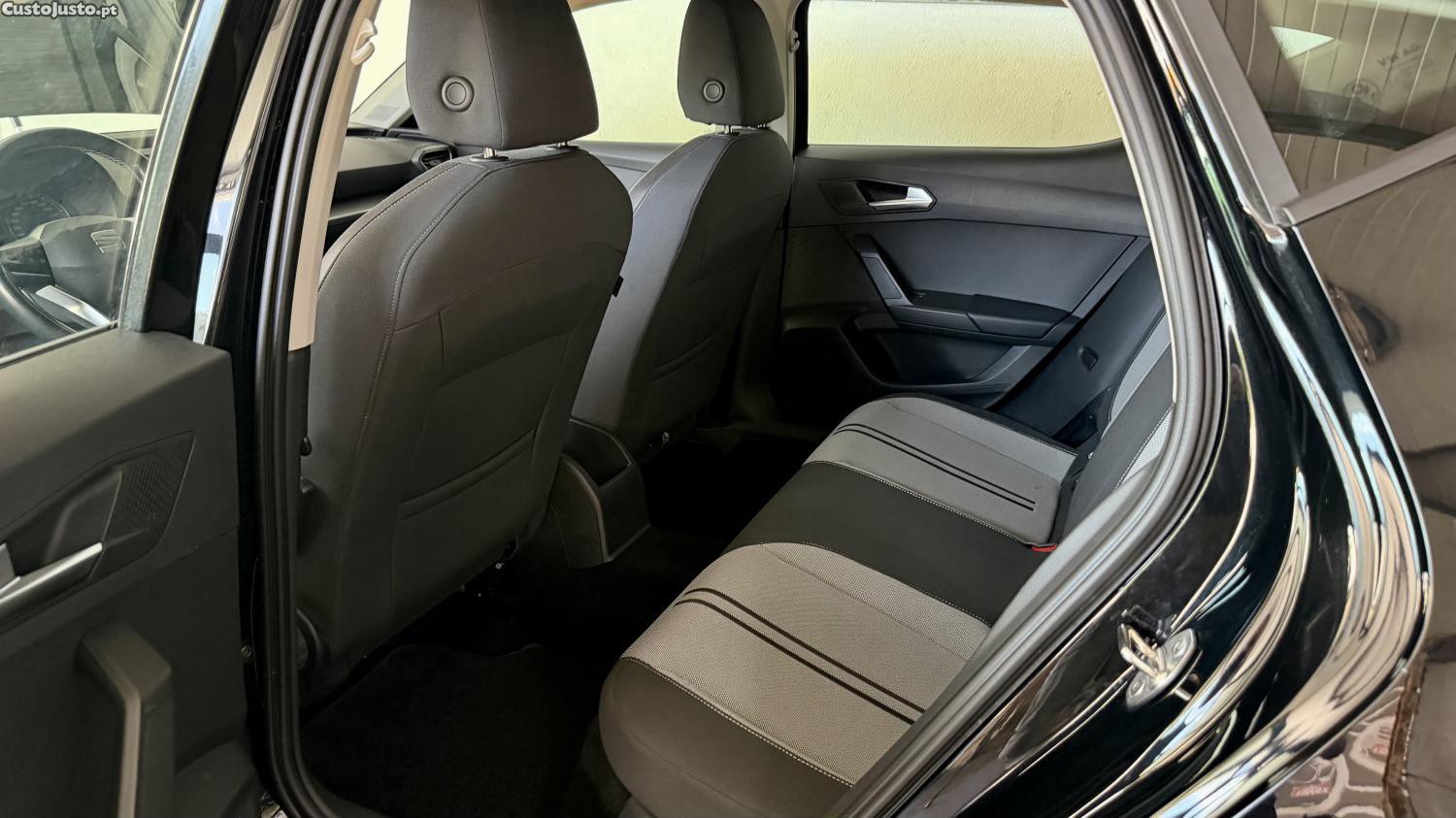 SEAT Leon 2.0 TDI Style — fotografia 4