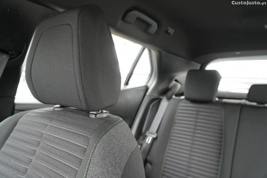 Peugeot 2008 PureTech 100 Stop&St — fotografia 5