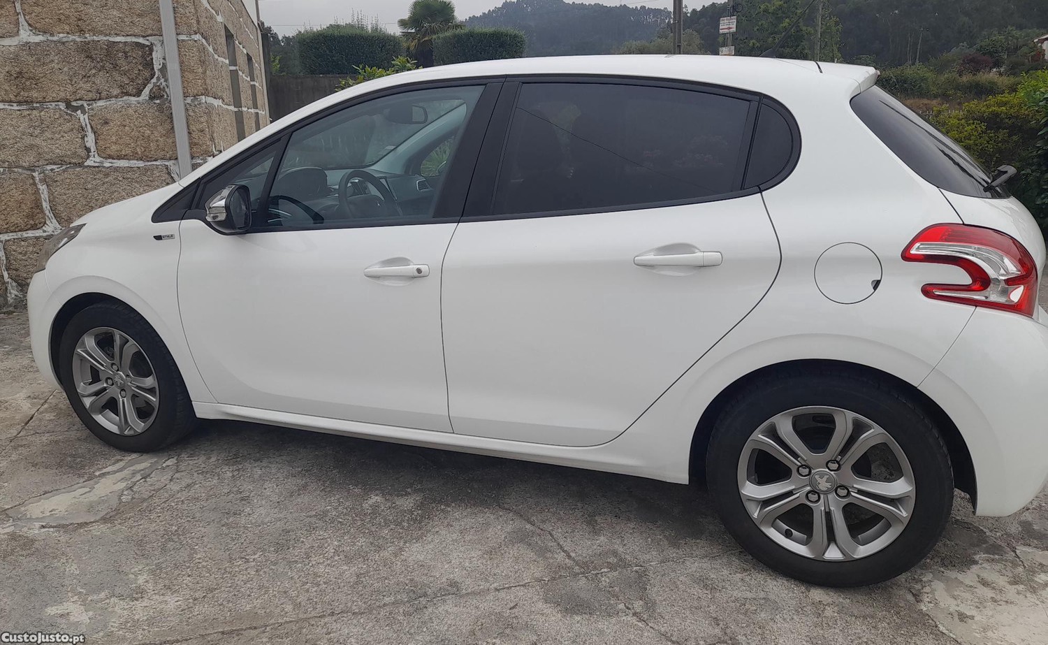 Peugeot 208 1.2 Pure Tech - 15 foto 3