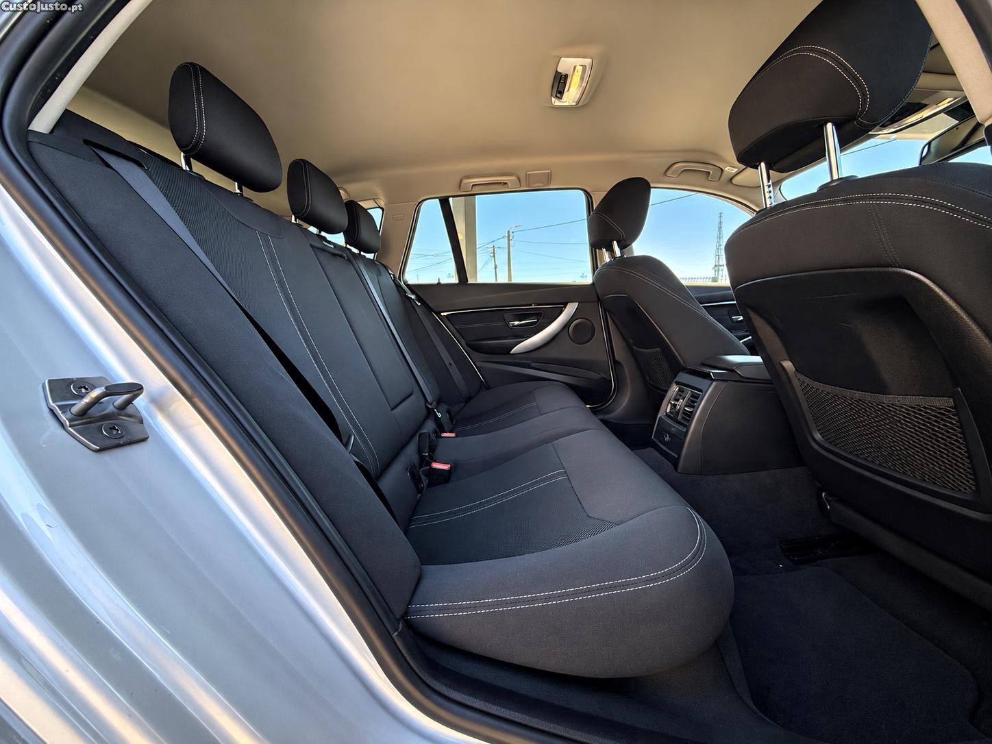 BMW 318 D Touring Line Sport Auto — fotografia 4