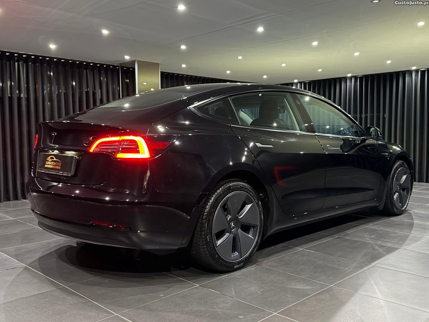 Tesla Model 3 Standard RWD — fotografia 18