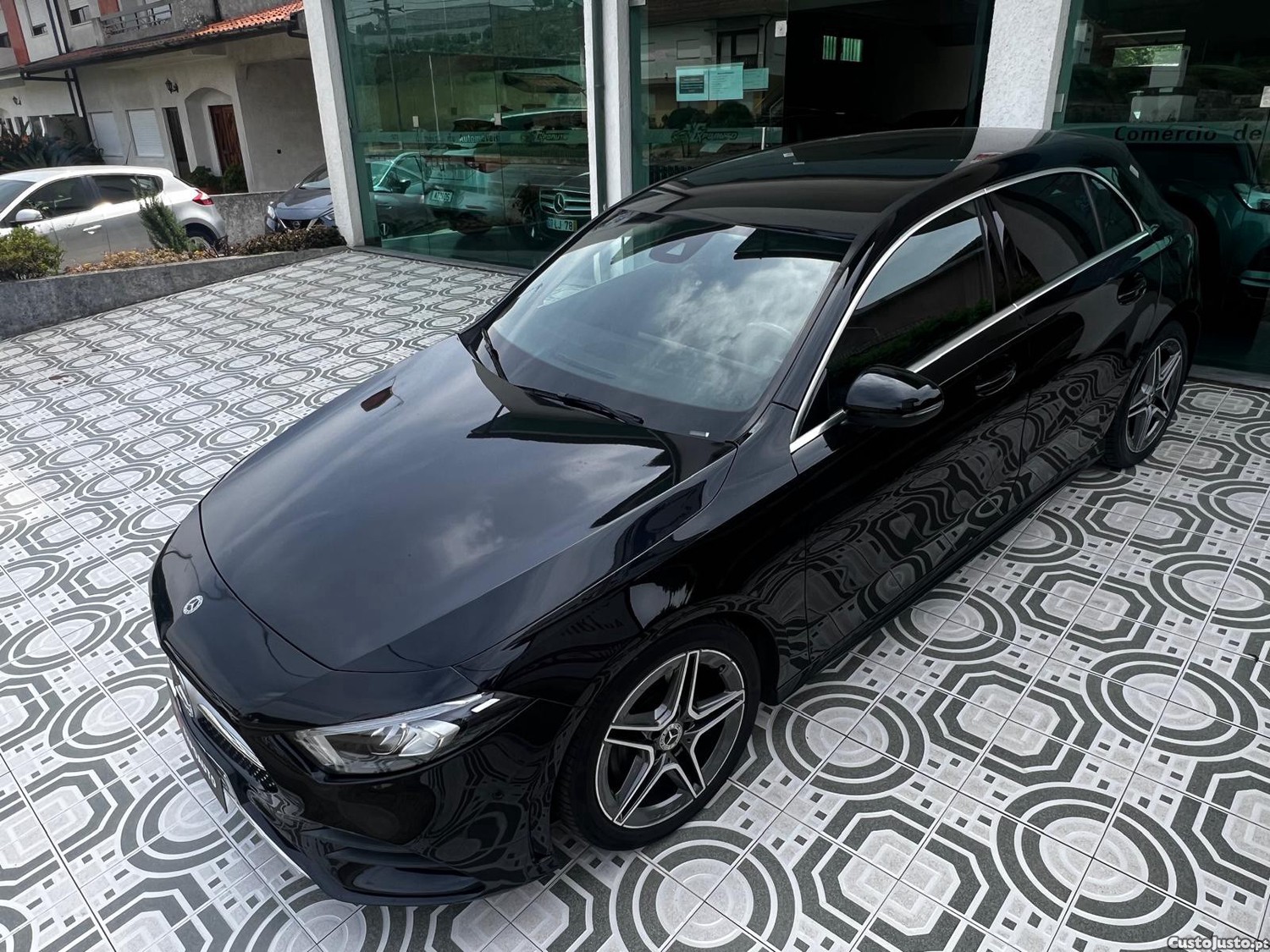 Mercedes-Benz A 180 A180 D AMG Line Automático — fotografia 18