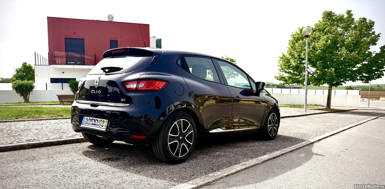 Renault Clio 1.5 Dci Dynamic S - 13 foto 3
