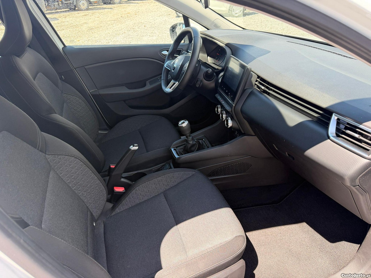 Renault Clio 1.0 TCe Techno — fotografia 4