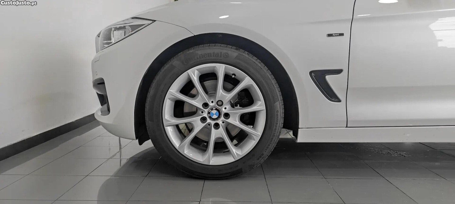 BMW 328 i Auto Line Sport — fotografia 22