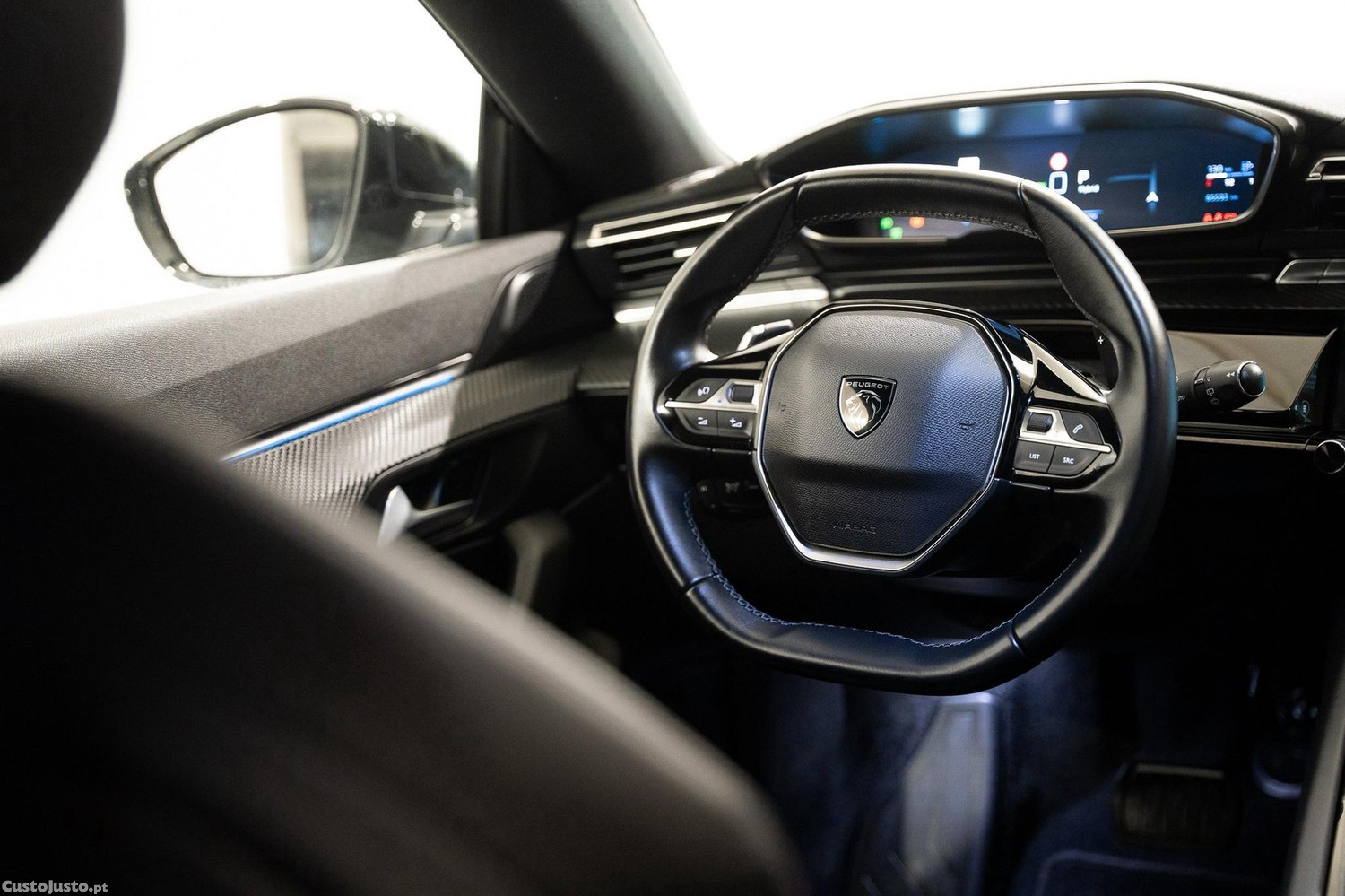 Peugeot 508 SW 1.6 Hybrid Allure e-EAT8 — fotografia 19