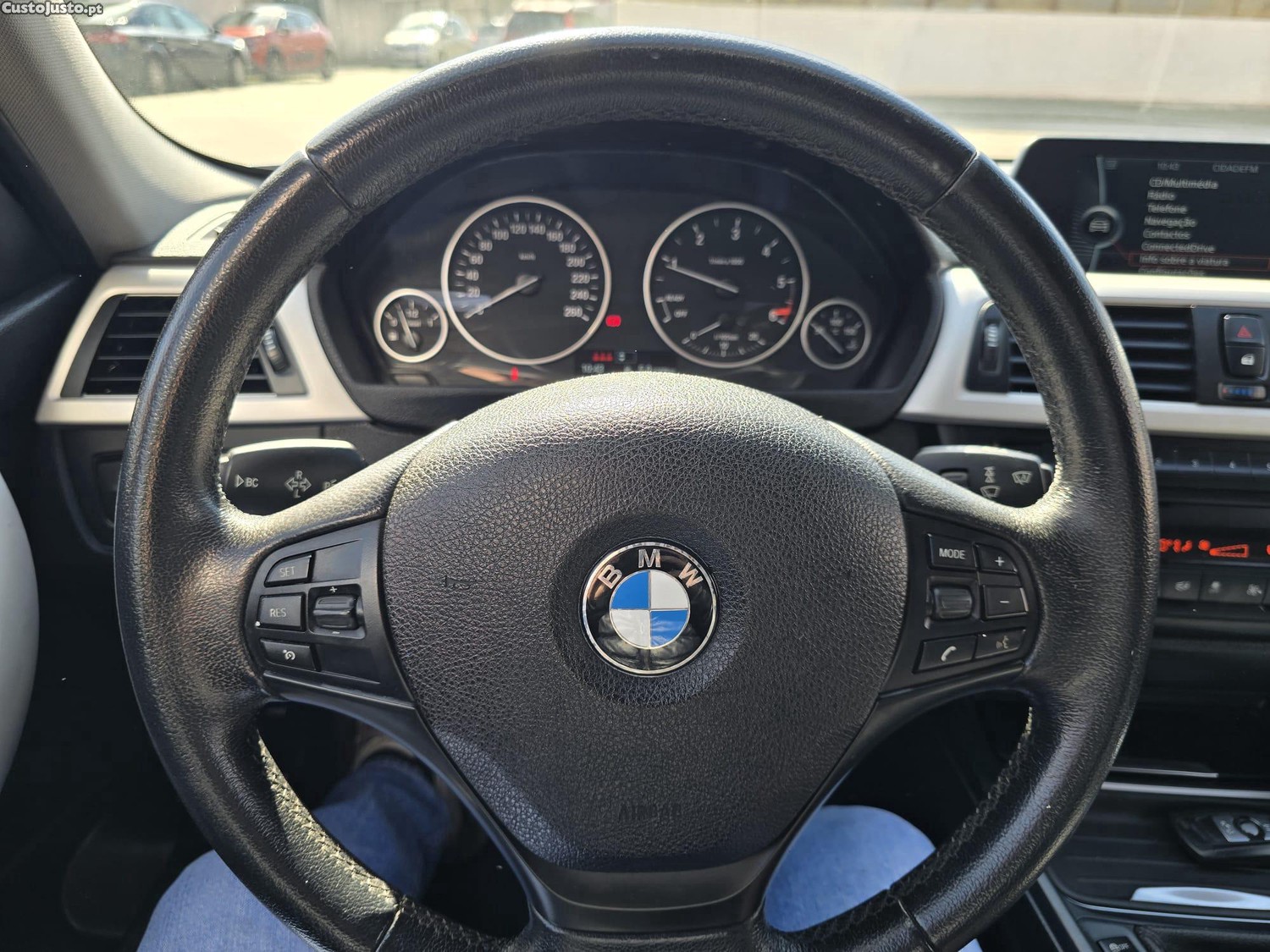 BMW 318 Touring — fotografia 11
