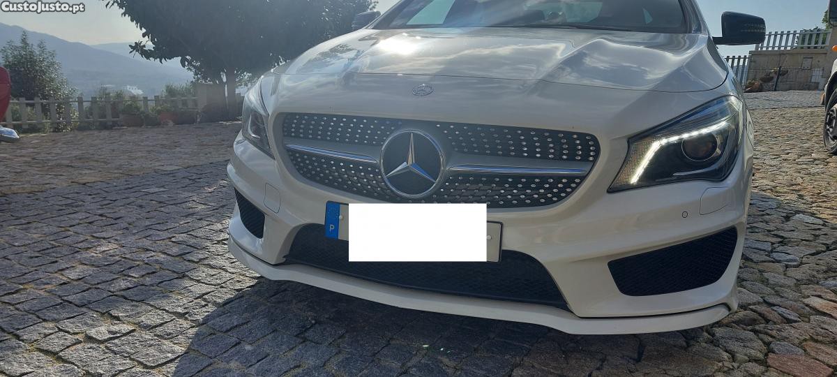 Mercedes-Benz CLA 180 AMG line - 15 foto 2