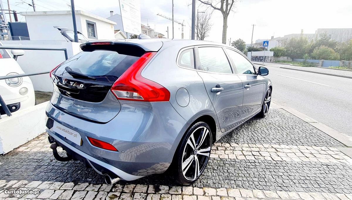 Volvo V40 1.6 D R DESIGN — photo 3