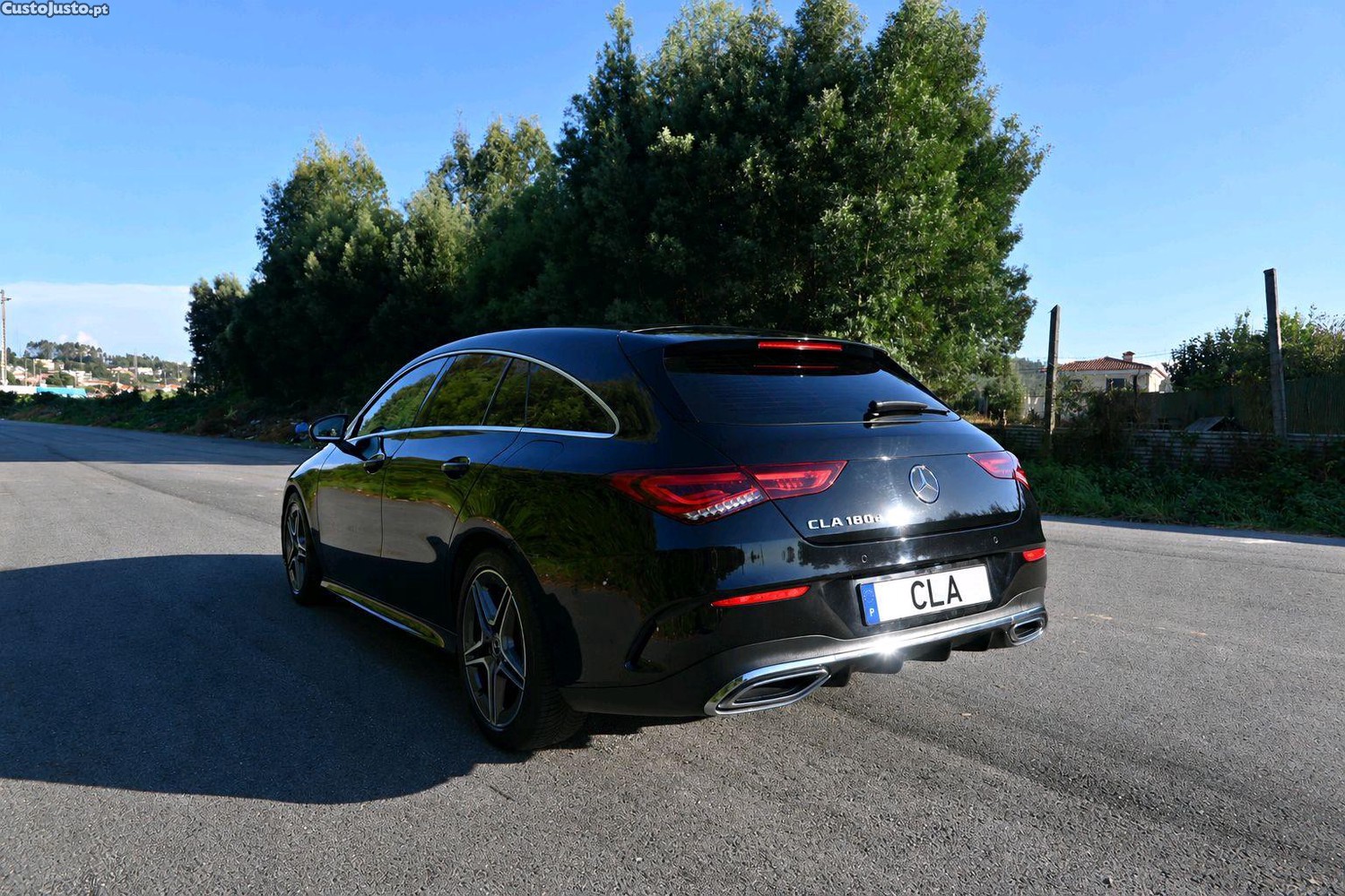 Mercedes-Benz CLA 180 d Shooting Break AMG Line - 20 foto 3