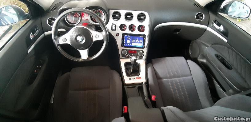 Alfa Romeo 159 Sportwagon Distinctive 1.9 JTDm 16V 150 CV — photo 2