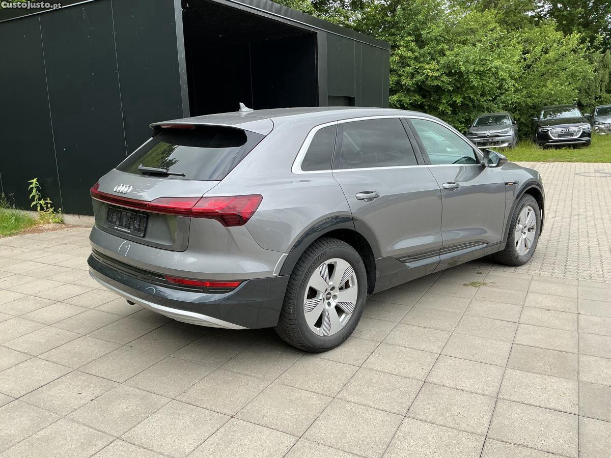 Audi e-tron Advanced — fotografia 16