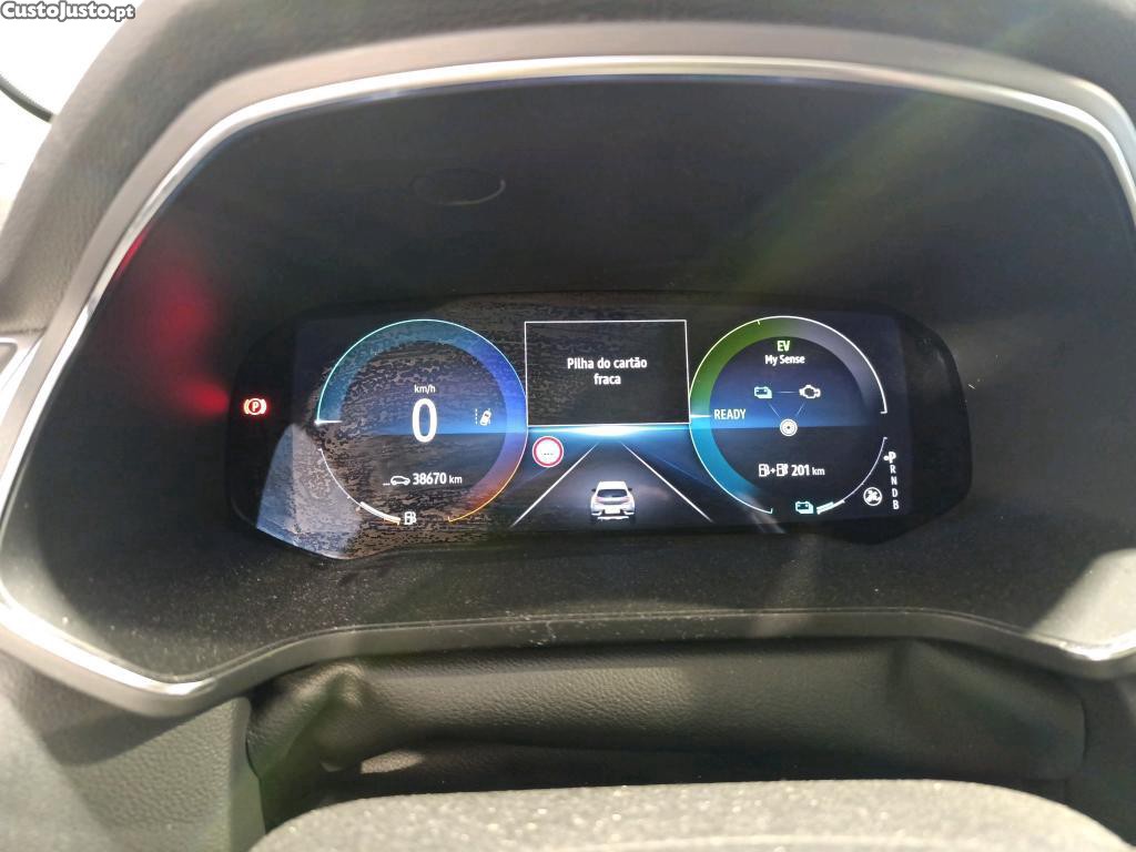 Renault Captur 1.6 E-Tech Plug-In Intens 160cv — fotografia 17
