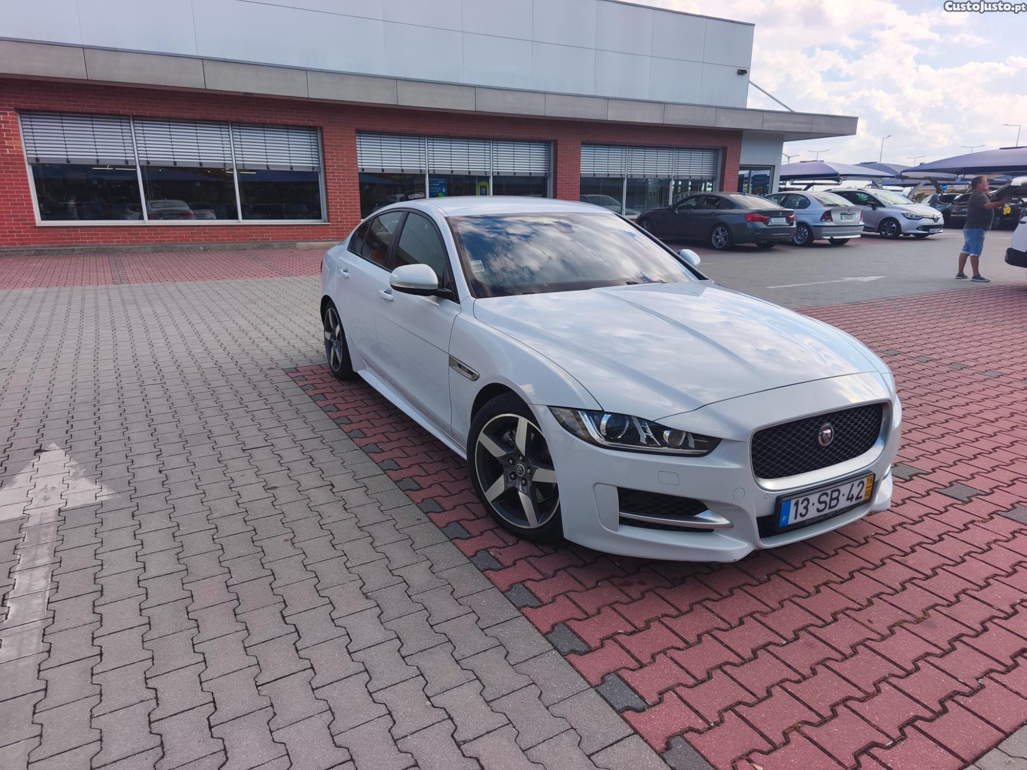 Jaguar XE R-sport - 16 foto 4