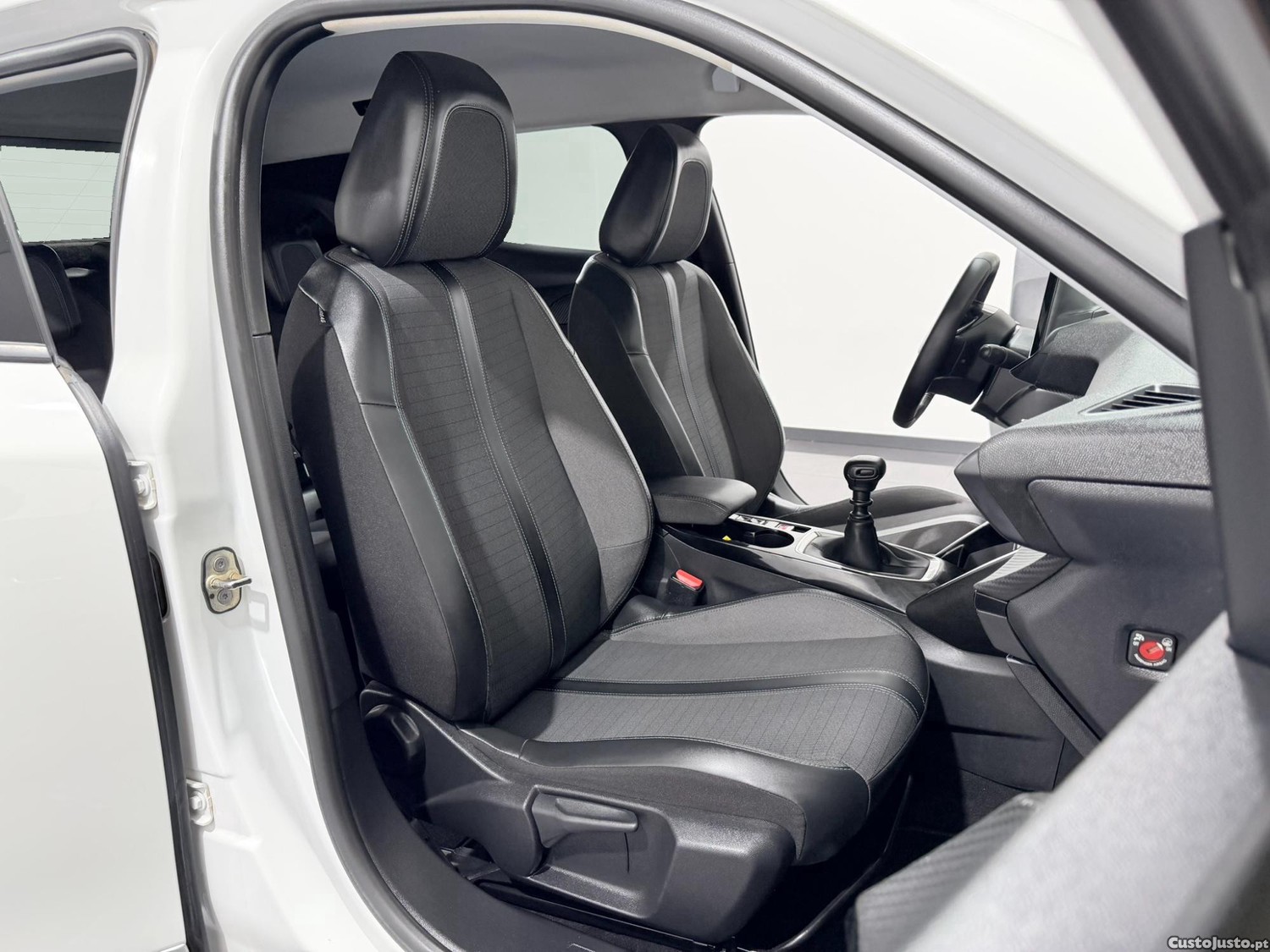 Peugeot 2008 1.5 BLUEHDI ALLURE 110CV - NACIONAL — fotografia 10