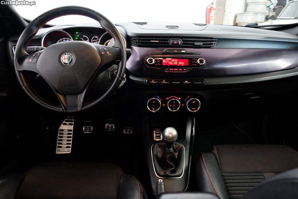 Alfa Romeo Giulietta 1.8 TBi 16V Quadrifoglio Verde — fotografia 7