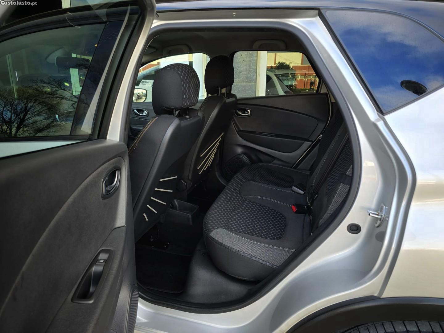 Renault Captur 0.9 TCE Exclusive — fotografia 3
