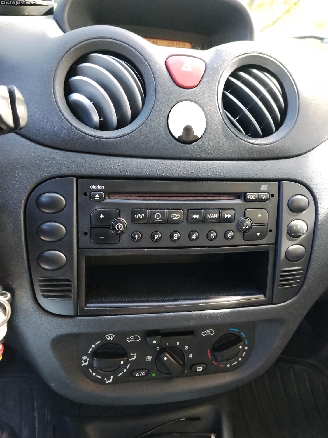 Citroën C3 (F*Hfx*) — photo 3