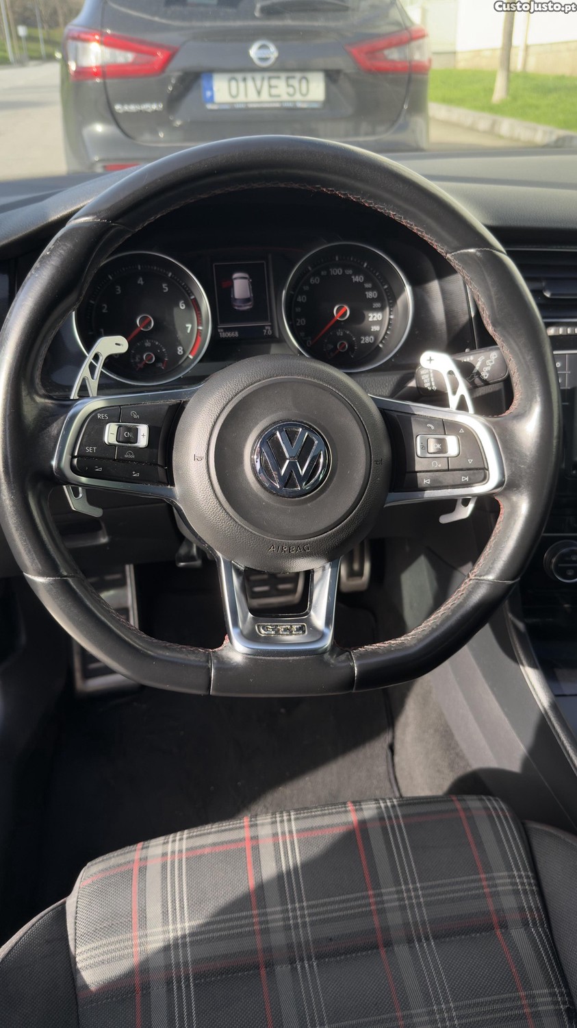 VW Golf GTI — photo 5