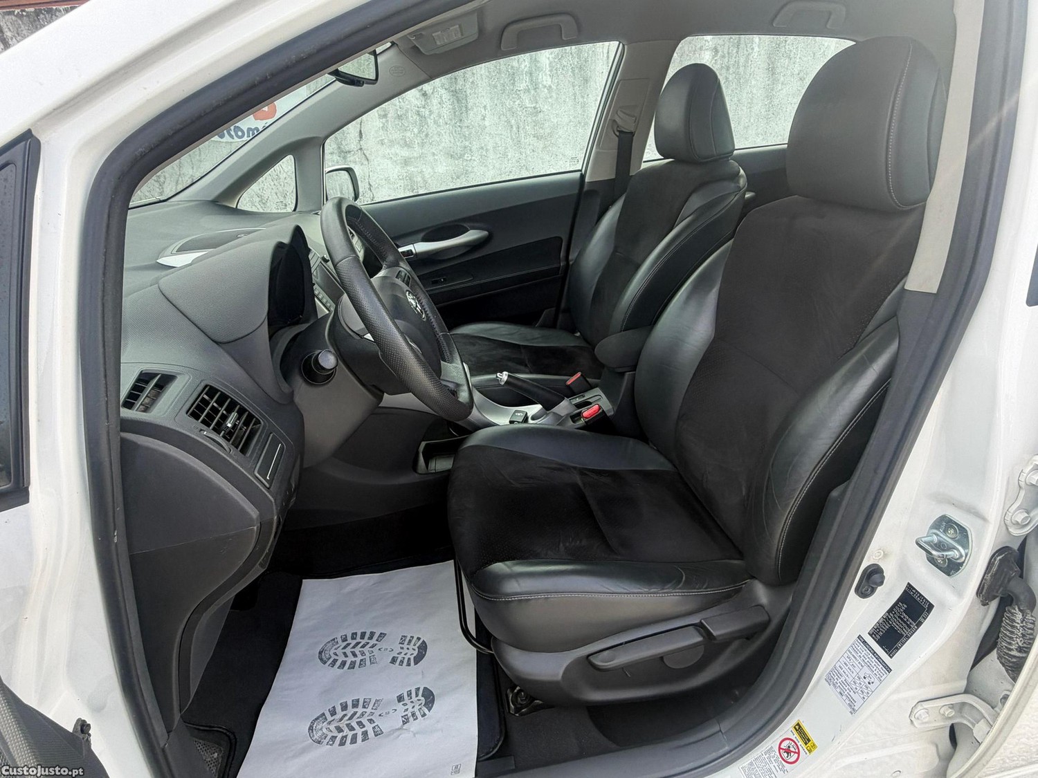 Toyota Auris 1.8 HSD Comfort +P.Sport+Navi — fotografia 7