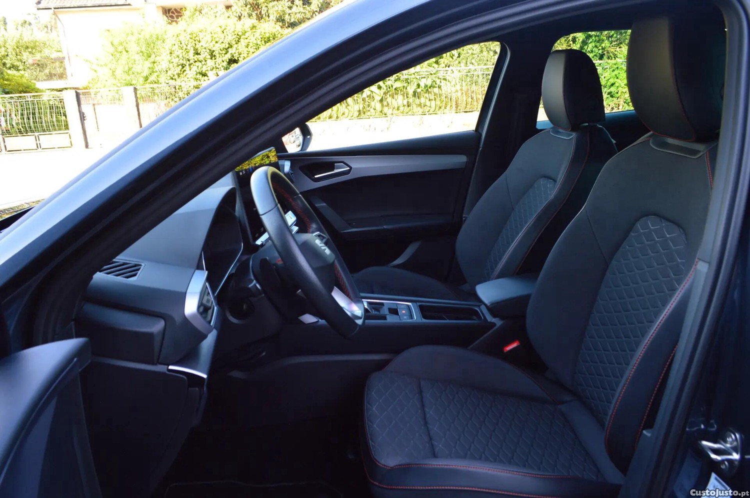 SEAT Leon 1.5 TSI e-Hybrid FR DSG — fotografia 2