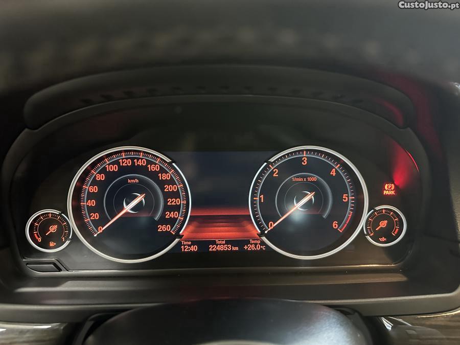 BMW 520 d Line Luxury Auto — fotografia 8