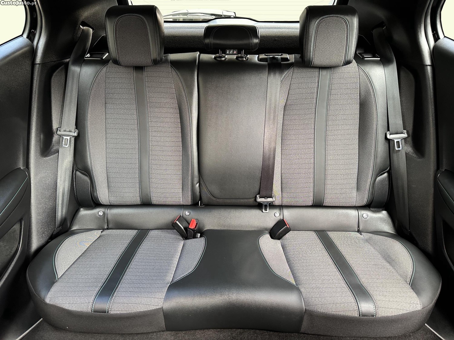 Peugeot 2008 1.5 BLUEHDI ALLURE 110CV - NACIONAL — fotografia 9