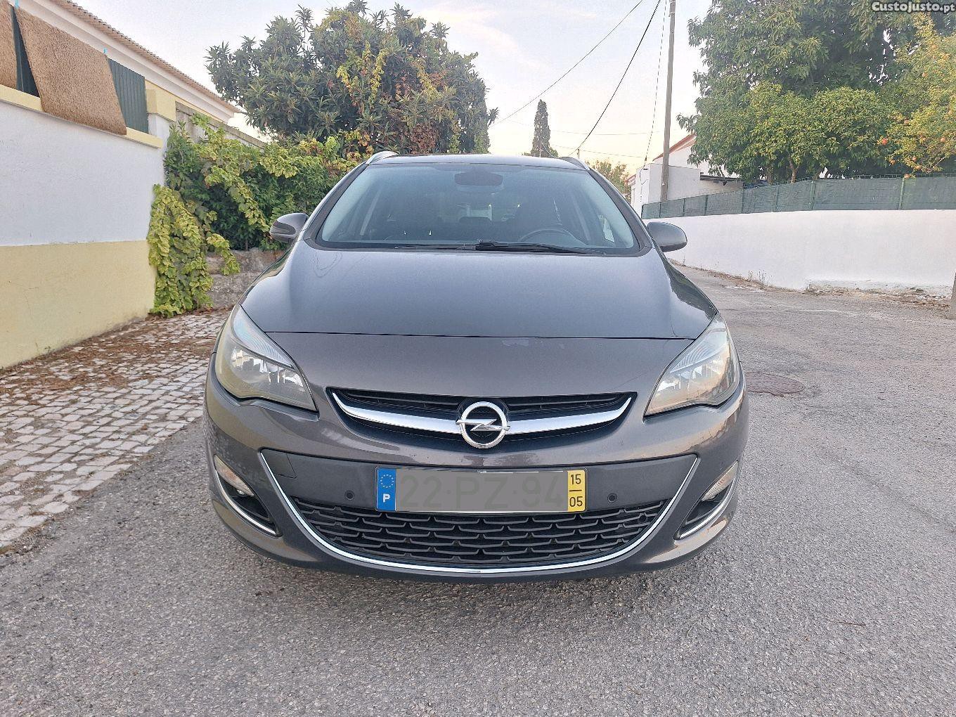 Opel Astra J Sports Tourer 1.6 CDTi — photo 5