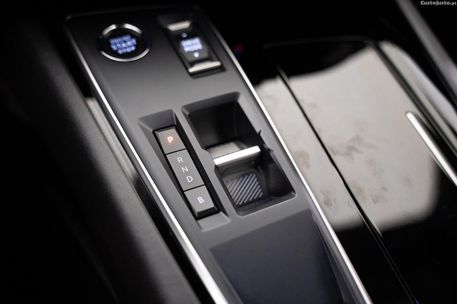 Peugeot 508 SW 1.6 Hybrid Allure e-EAT8 — fotografia 11