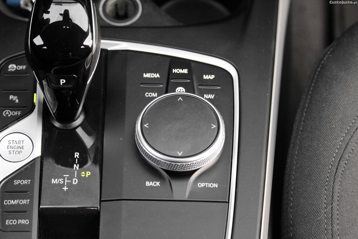 BMW 116 d Advantage Auto — fotografia 12