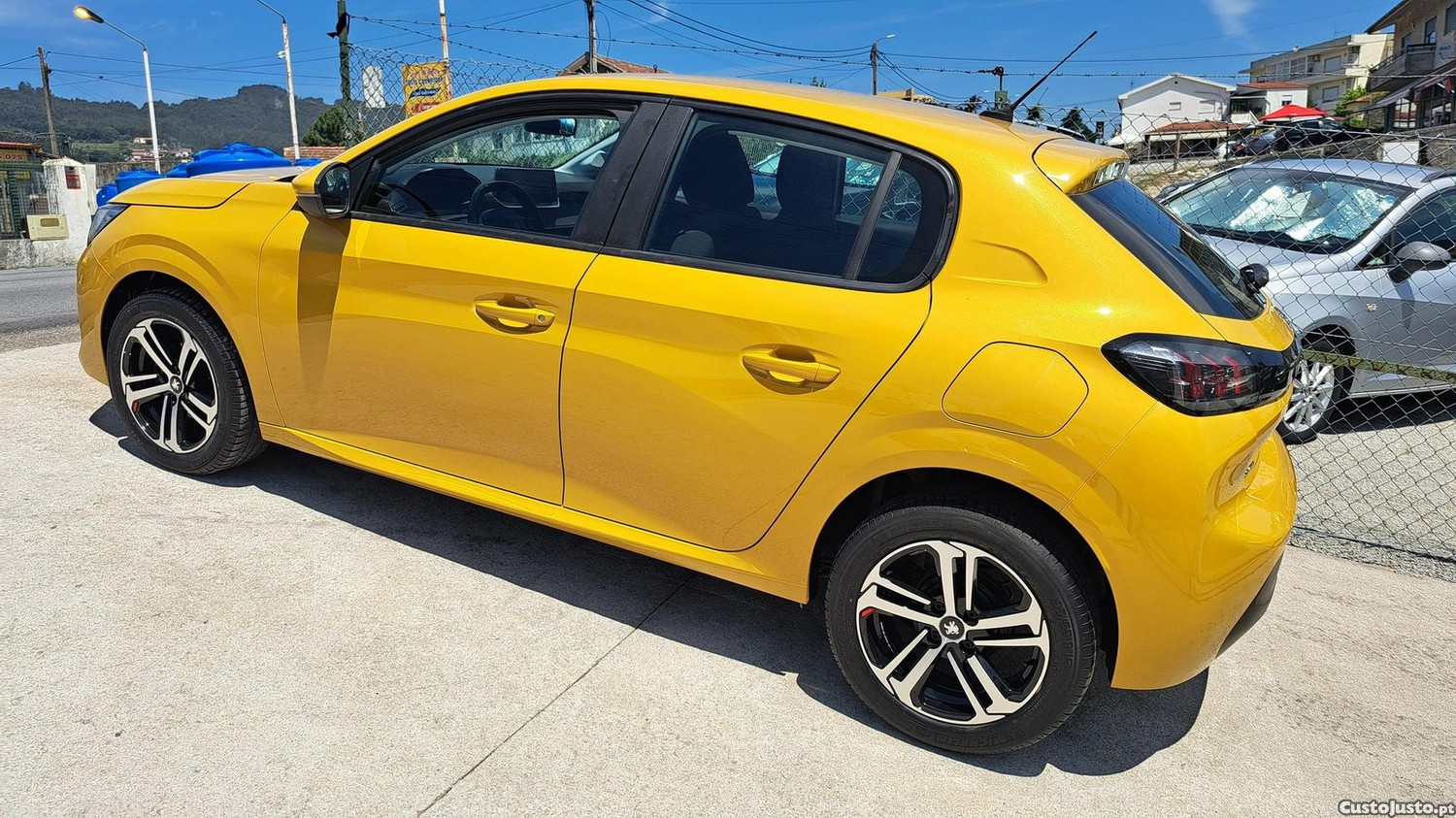 Peugeot 208 1.2 PureTech Active - 21 — photo 3