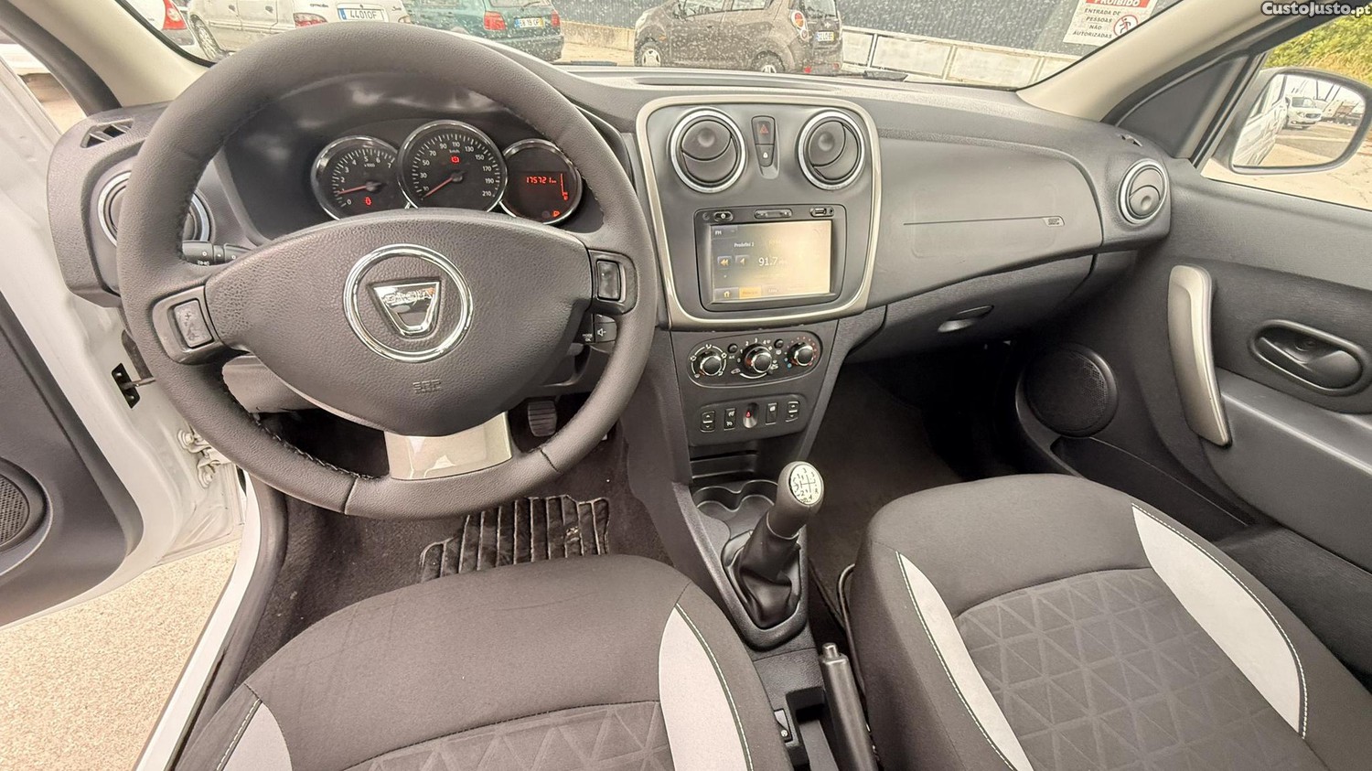 Dacia Sandero Stepway 0.9 TCe de 2015 — fotografia 7