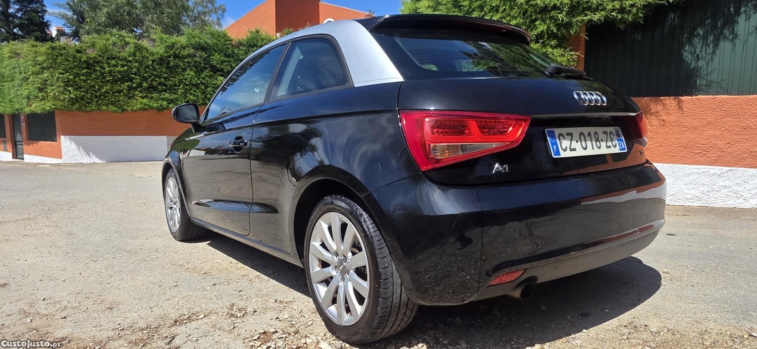 Audi A1 1.6 TDI Advance — fotografia 8