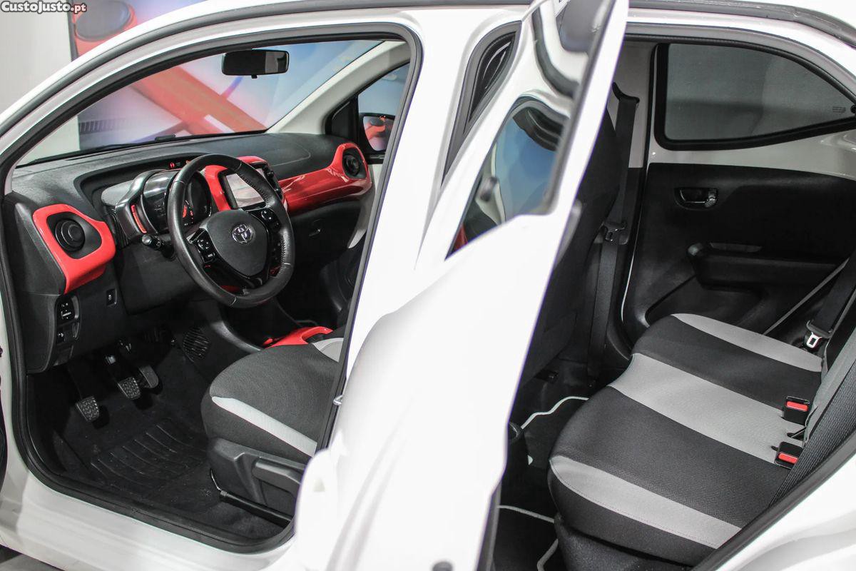 Toyota Aygo 1.0 X-Play+AC+X-Touch — fotografia 15