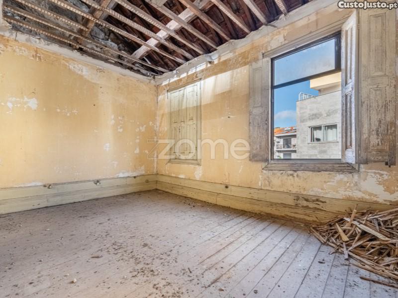 Prédio Para Reabilitar No Porto