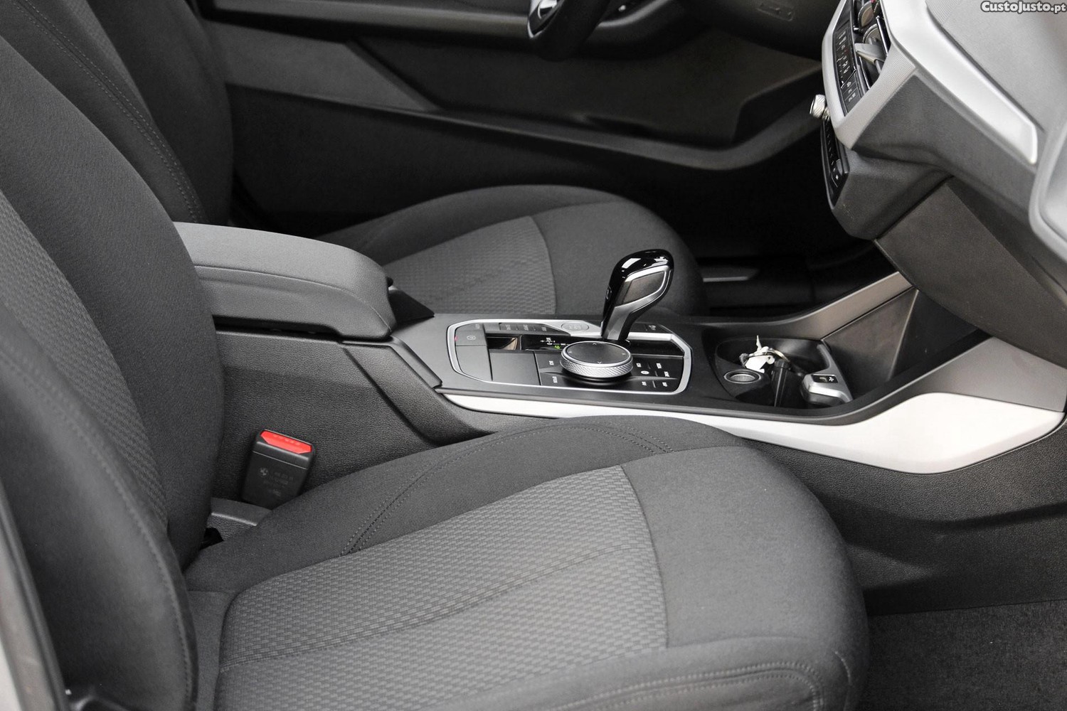 BMW 116 d Advantage Auto — fotografia 4