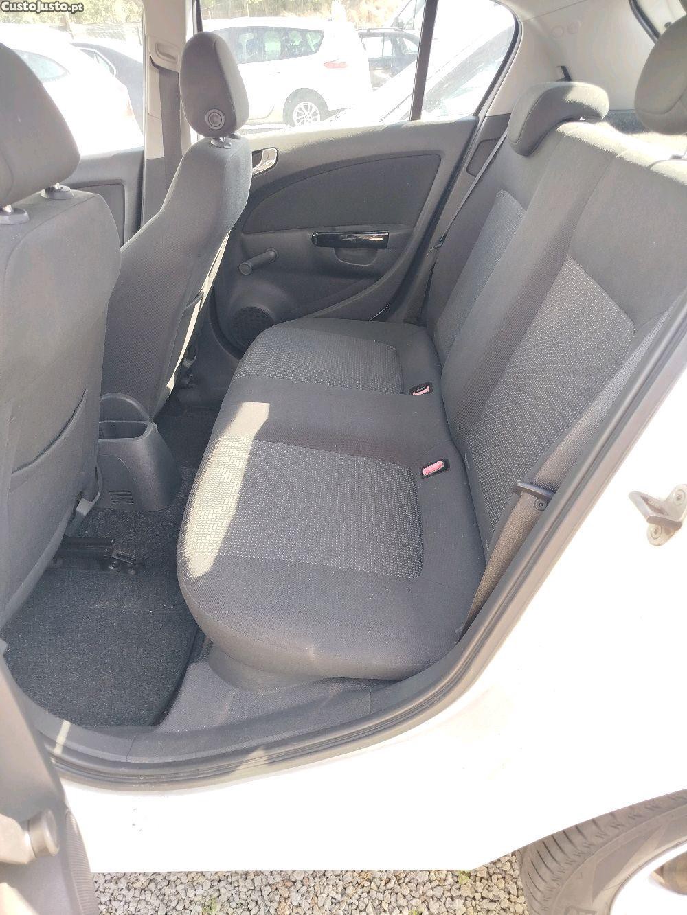 Opel Corsa 1.3 cdti — photo 5