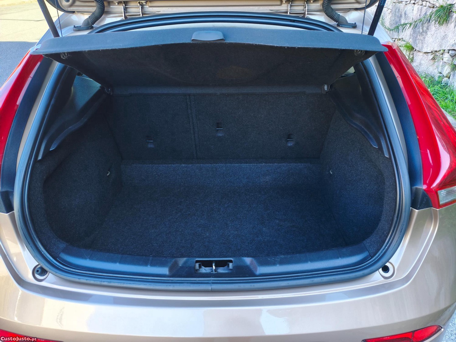 Volvo V40 Momentum — photo 4