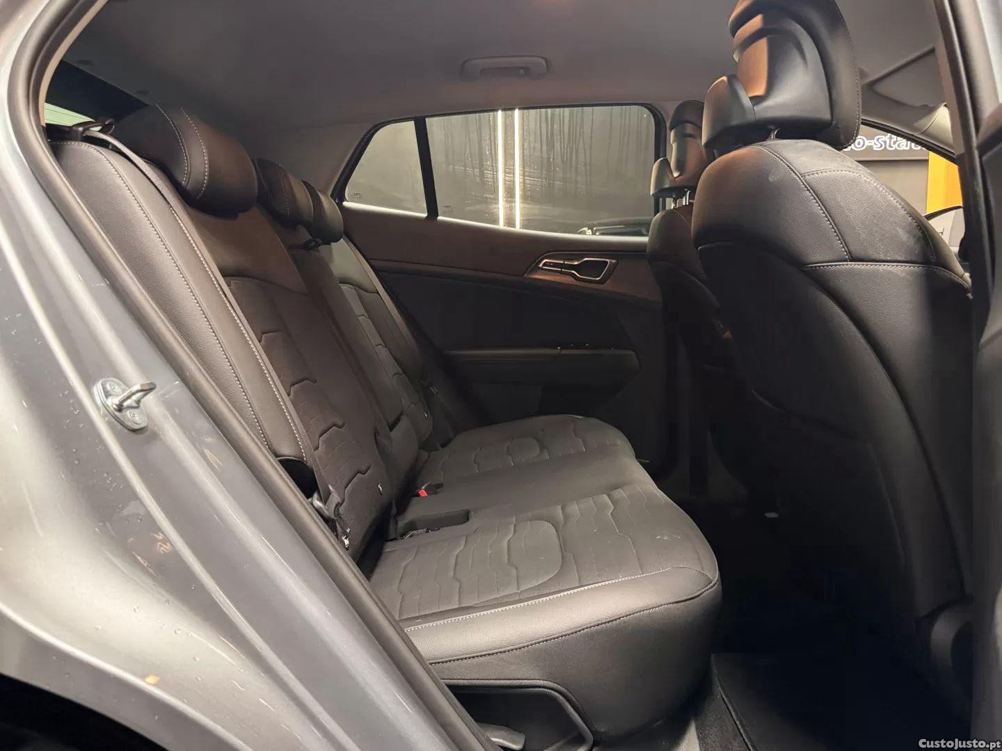 Kia Sportage 1.6 t-gdi phev tech — fotografia 2