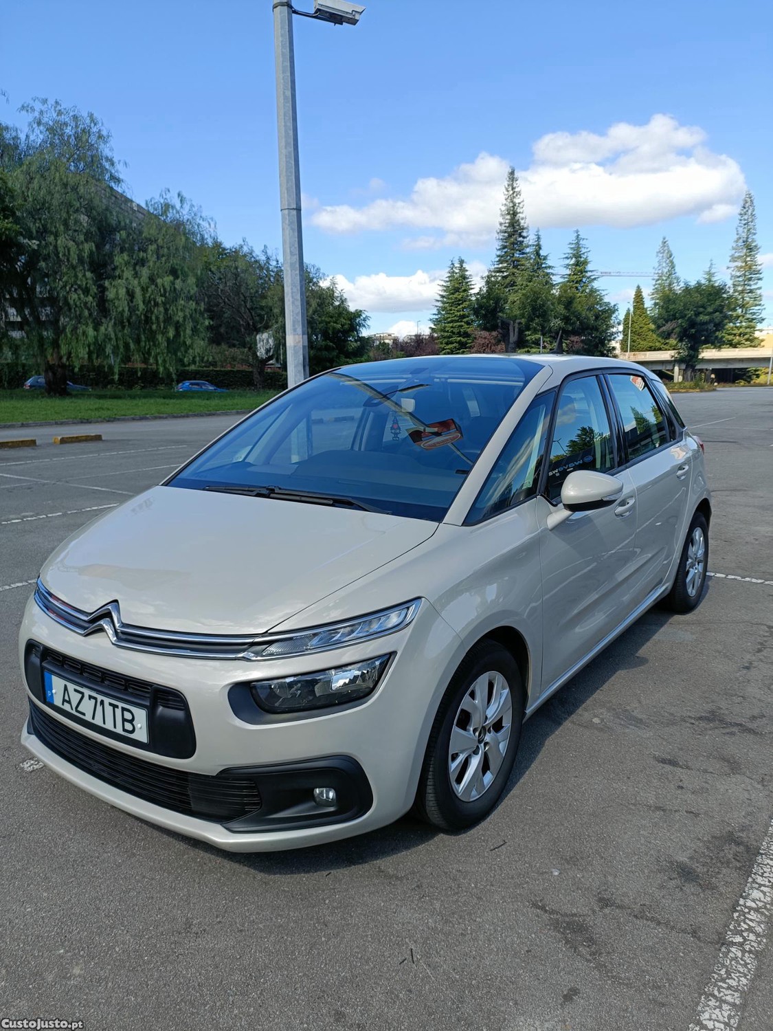 Citroën C4 Picasso - 18 — photo 3