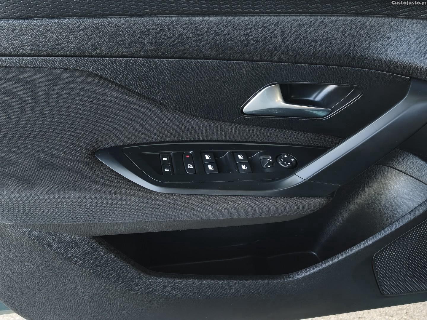 Peugeot 308 PureTech 130 Active Pack — fotografia 9