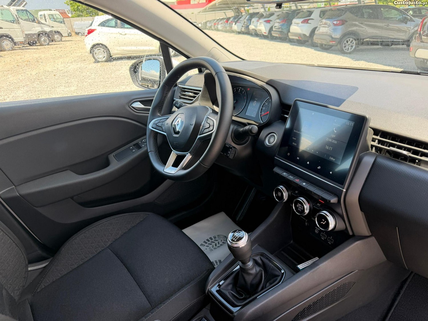 Renault Clio 1.0 TCe Techno — fotografia 5