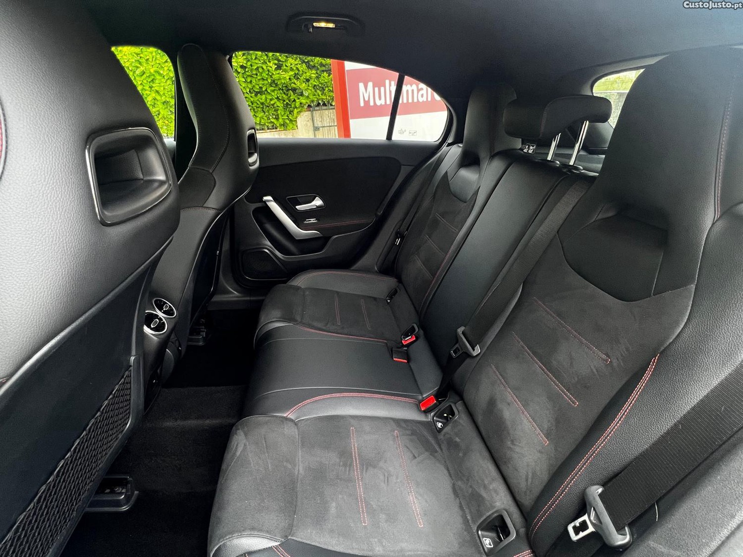 Mercedes-Benz A 180 A180 D AMG Line Automático — fotografia 10