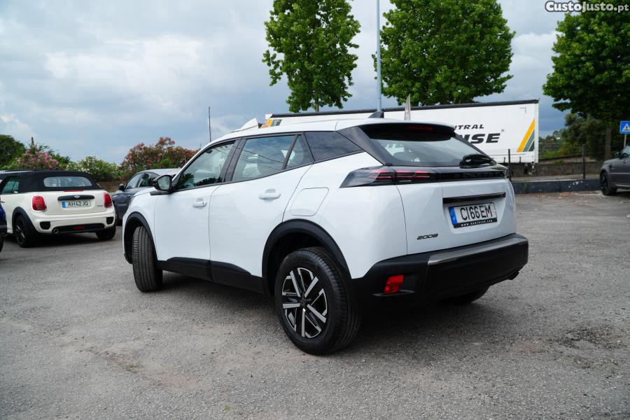 Peugeot 2008 PureTech 100 Stop&St — fotografia 10