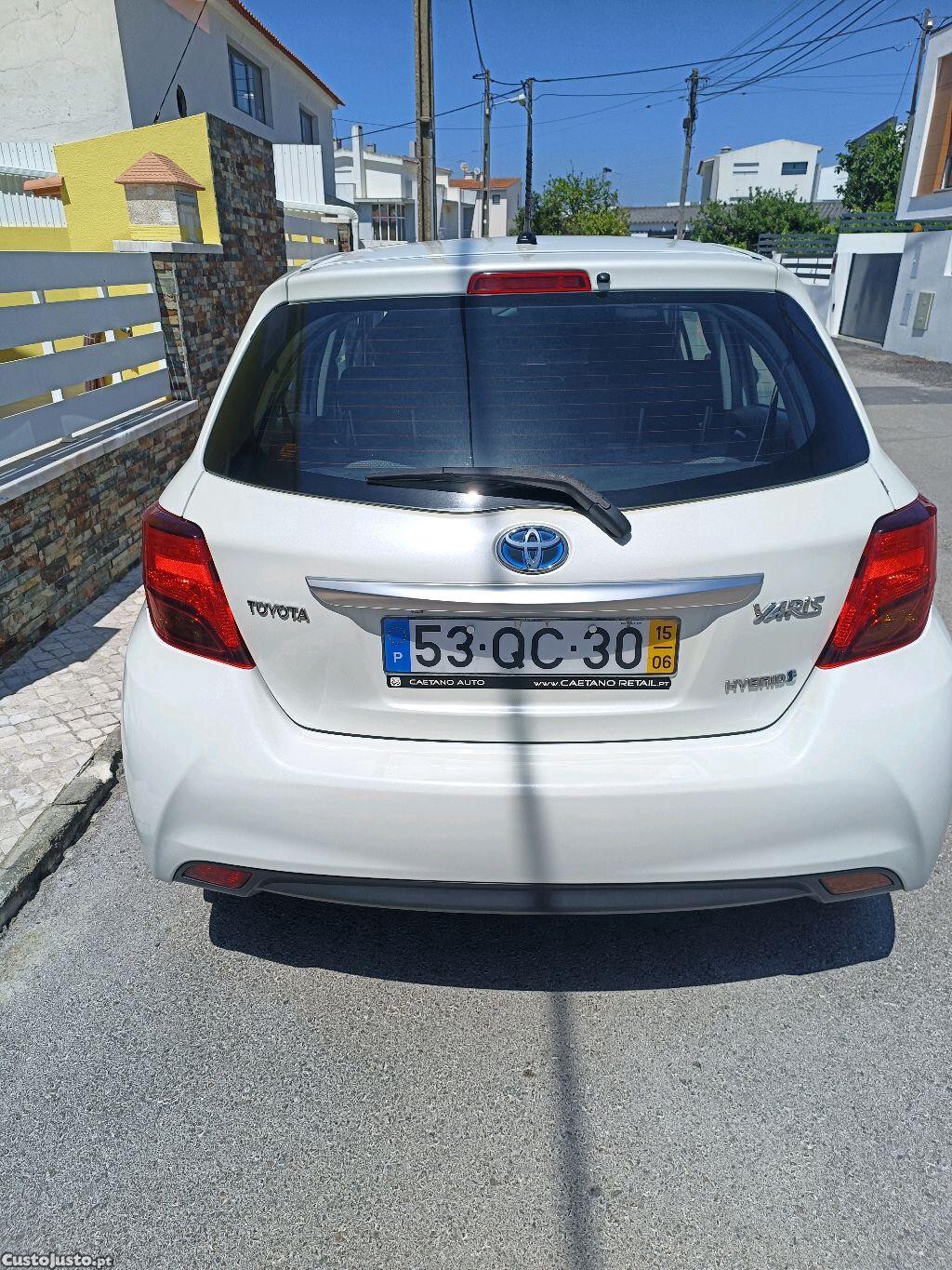 Toyota Yaris hybrid — photo 2