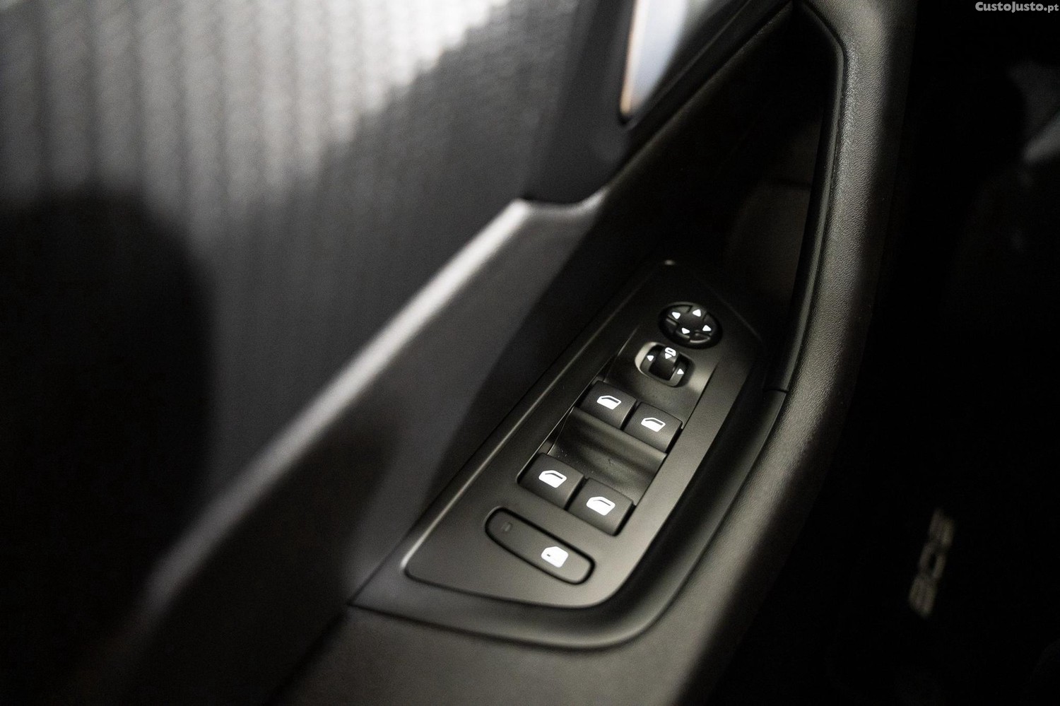 Peugeot 508 SW 1.6 Hybrid Allure e-EAT8 — fotografia 8