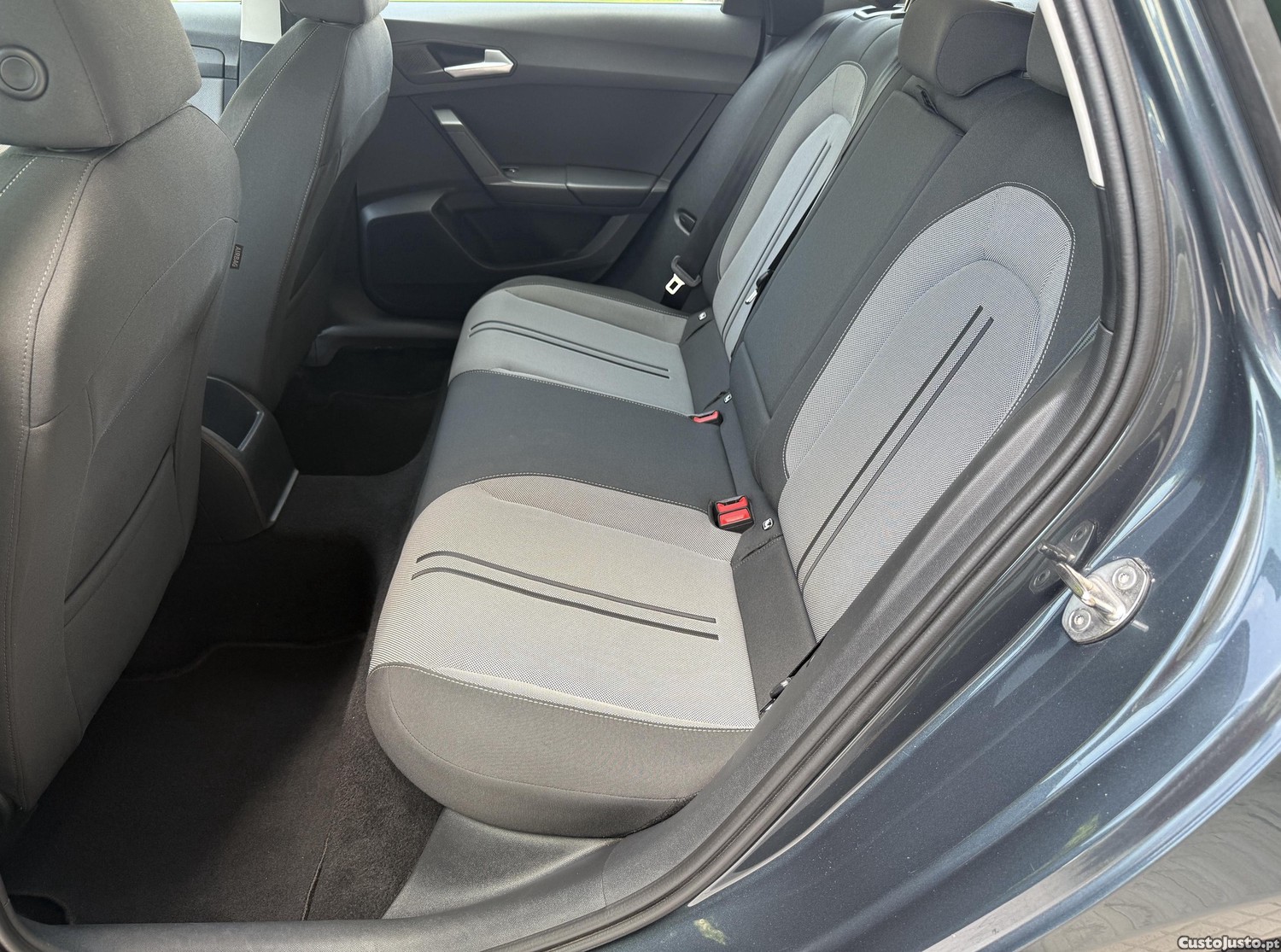 SEAT Leon ST — fotografia 3