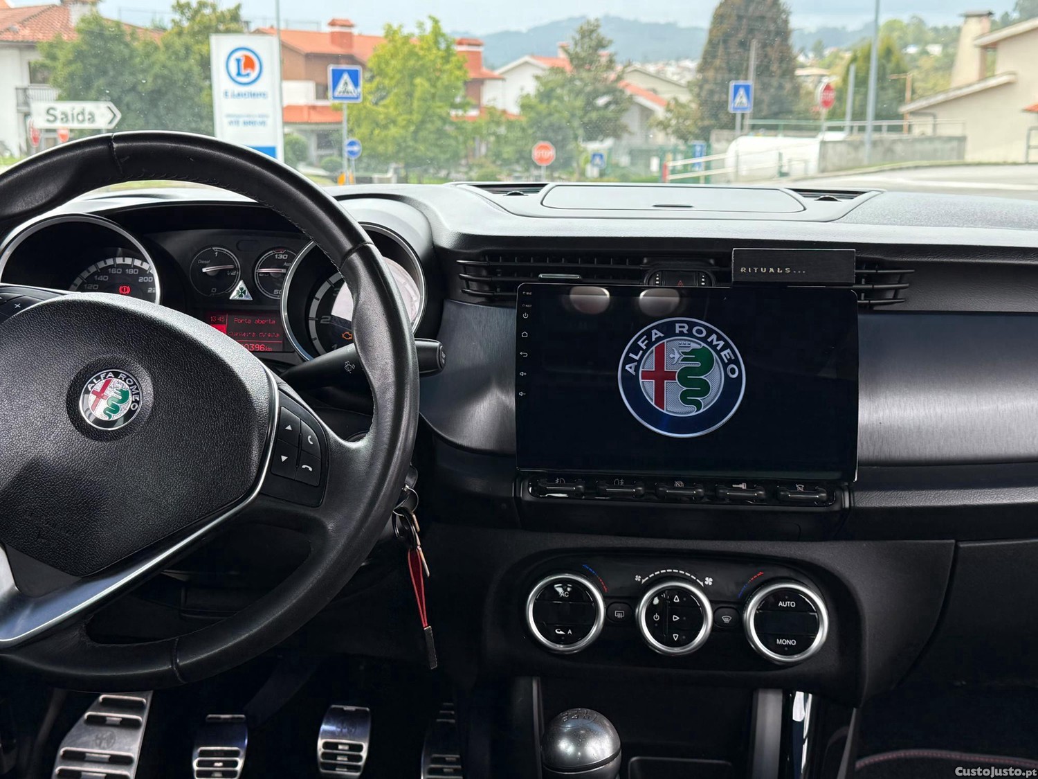 Alfa Romeo Giulietta Sportiva (Full Extras) — photo 5