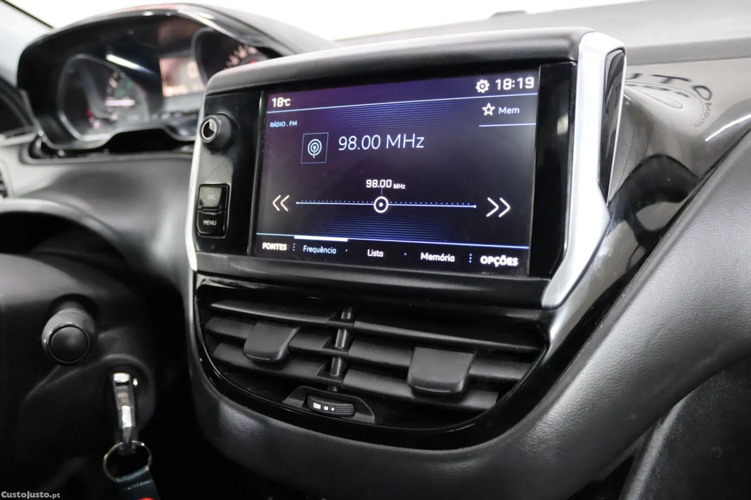 Peugeot 208 PureTech 82 Active — fotografia 6